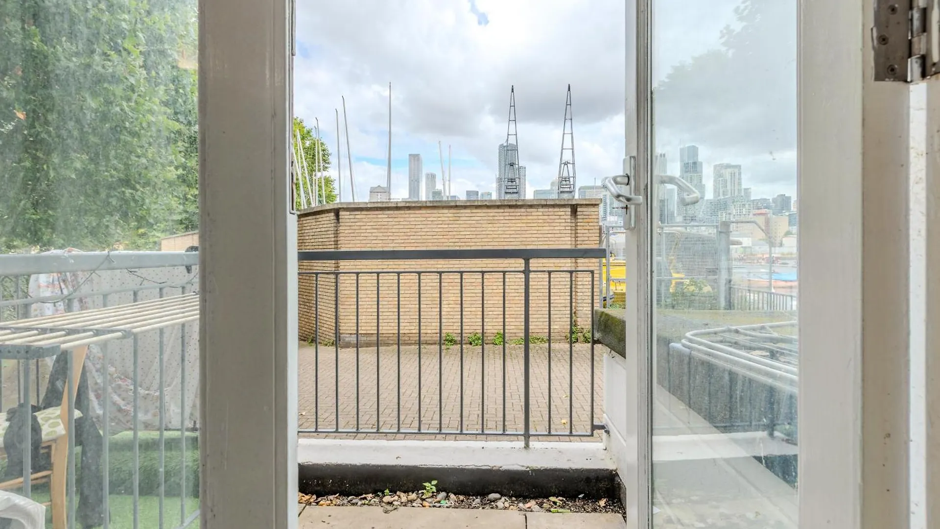Apartment Peaceful 1Br Near Canary Warf, 2Min Thames River London United Kingdom